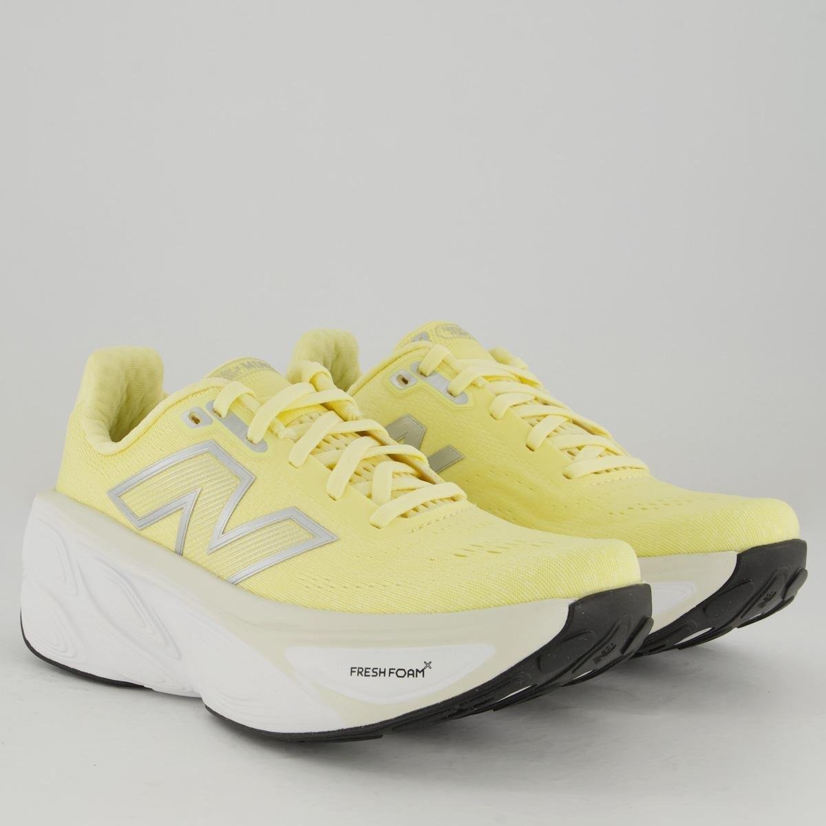 Tênis New Balance Fresh Foam X More V5 Feminino - Amarelo
